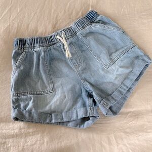 Excellent condition pull on girls denim shorts
